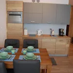Spring & Summer Polanki Park Apartman