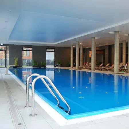 아파트 Spring & Summer Polanki Park 코워브제크