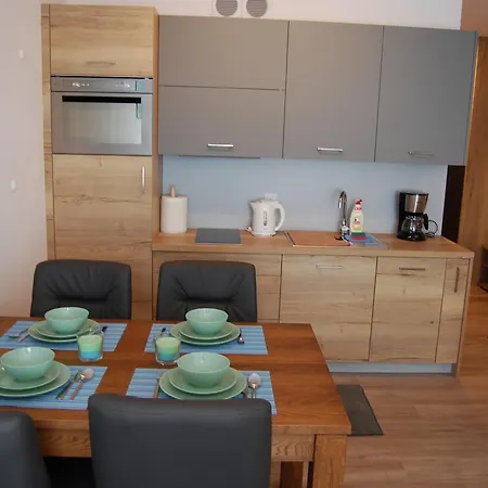 Spring & Summer Polanki Park 아파트